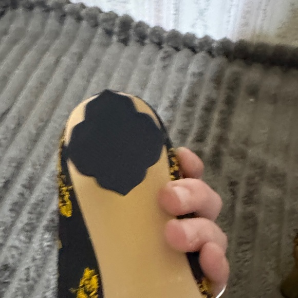Katy Perry Collections Black and Gold Floral Heels (T5) - Picture 5 of 7